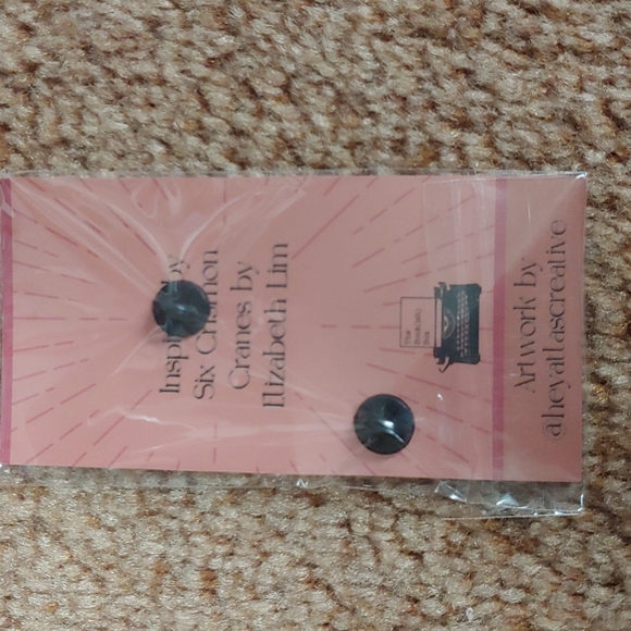 Six Crimson Cranes Enamel Pin - Picture 3 of 4